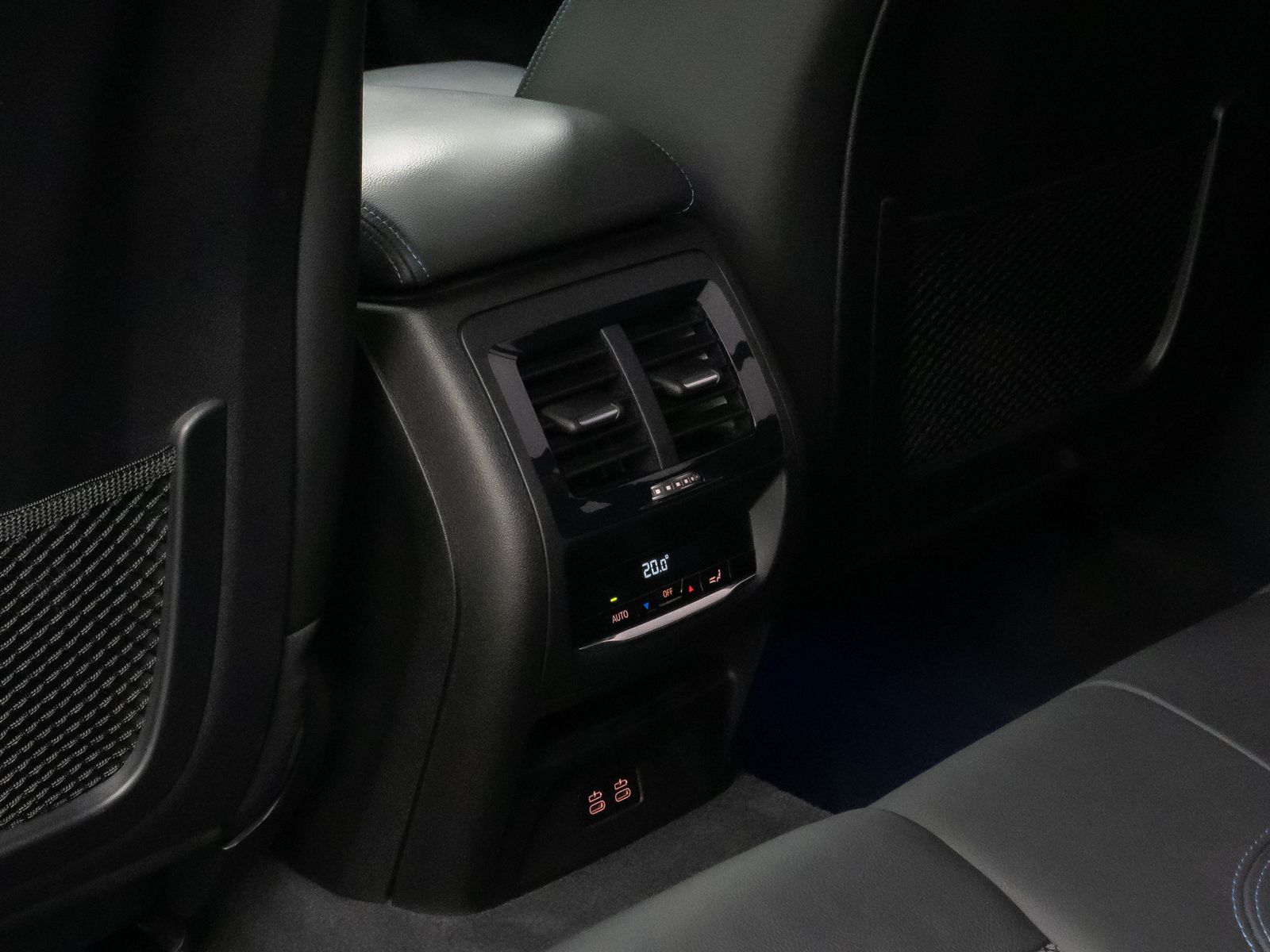 Fahrzeugabbildung BMW X3 xD20d M Sport Kamera HUD DAB H/K AHK Komfort