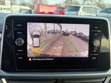Fahrzeugabbildung Volkswagen T-Roc 1.5 TSI Style DSG AHK Navi Matrix