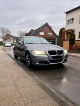 BMW E90 318i - BMW 3er Reihe: E90