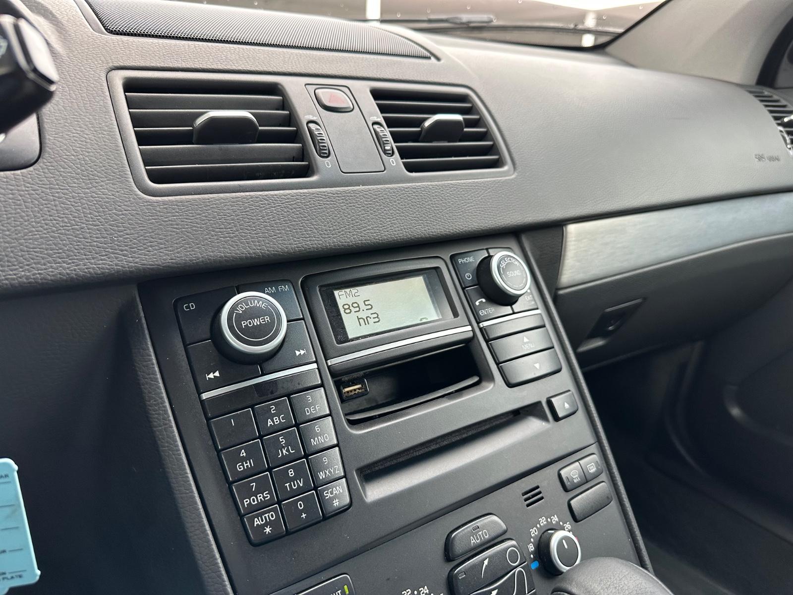 VOLVO XC90 D5 AWD - MOMENTUM - 200 Cv - BVA - BLUETOOTH - RÉGULATEUR DE VITESSE - 7 Places