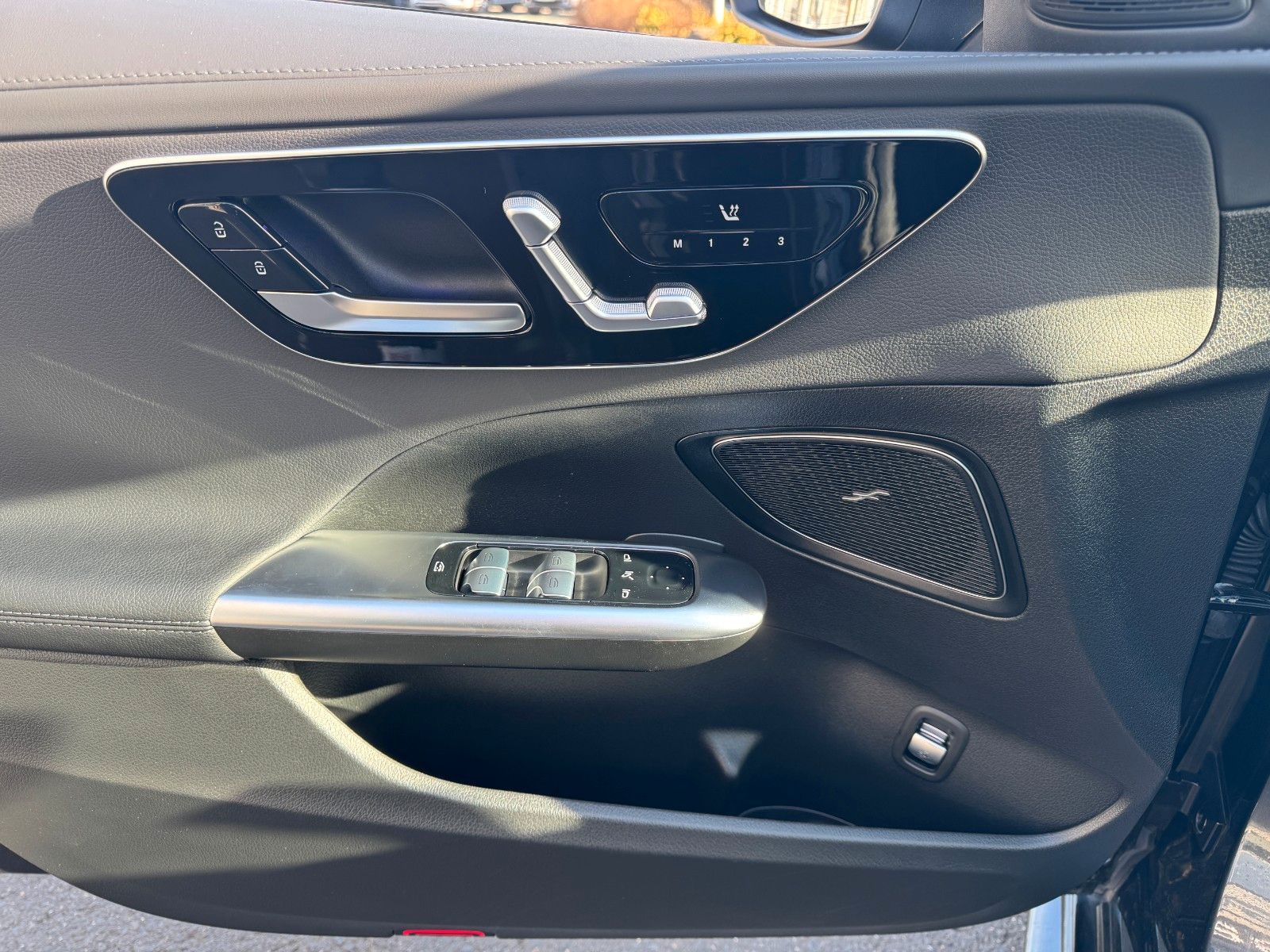 Fahrzeugabbildung Mercedes-Benz C 300de AMG+Pano+Memory+360