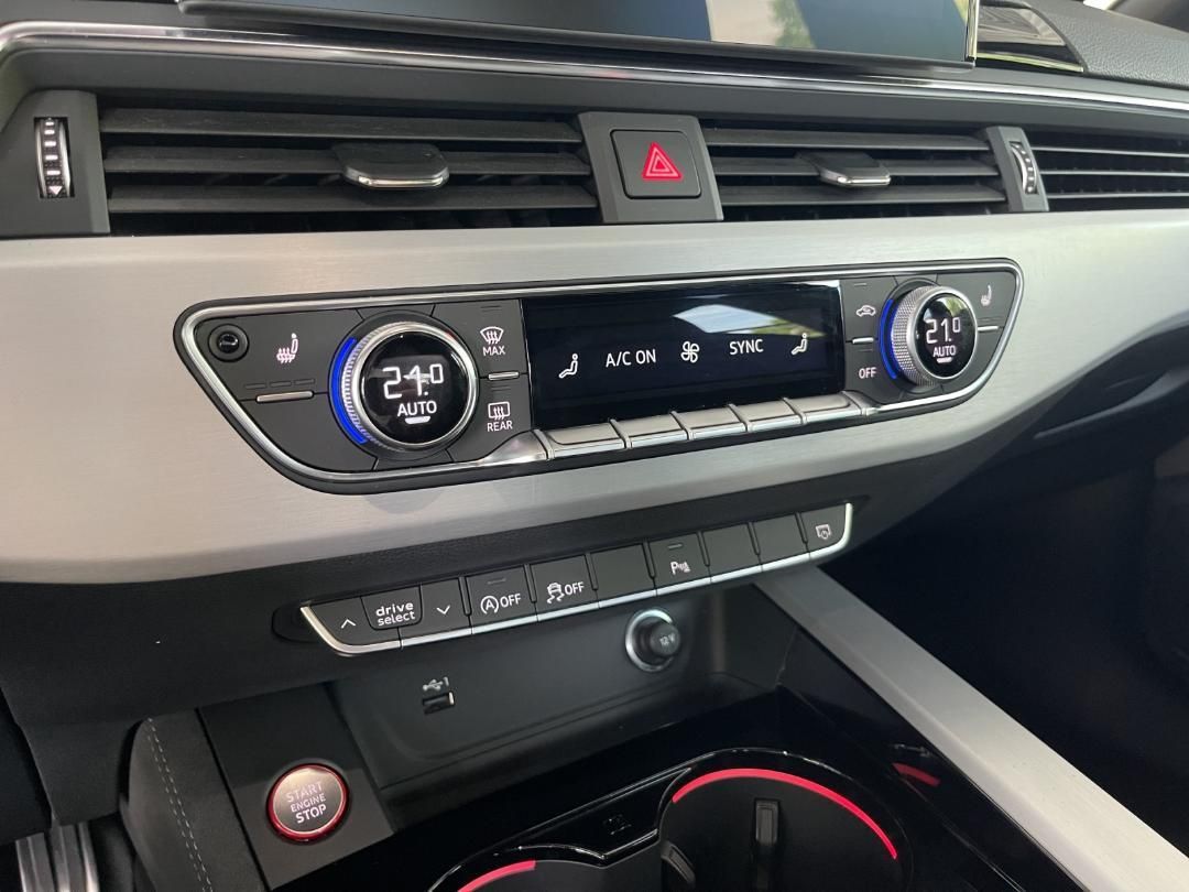 Fahrzeugabbildung Audi RS 4 Avant 2.9 quattro TFSI RS-AGA, MATRIX, Navi