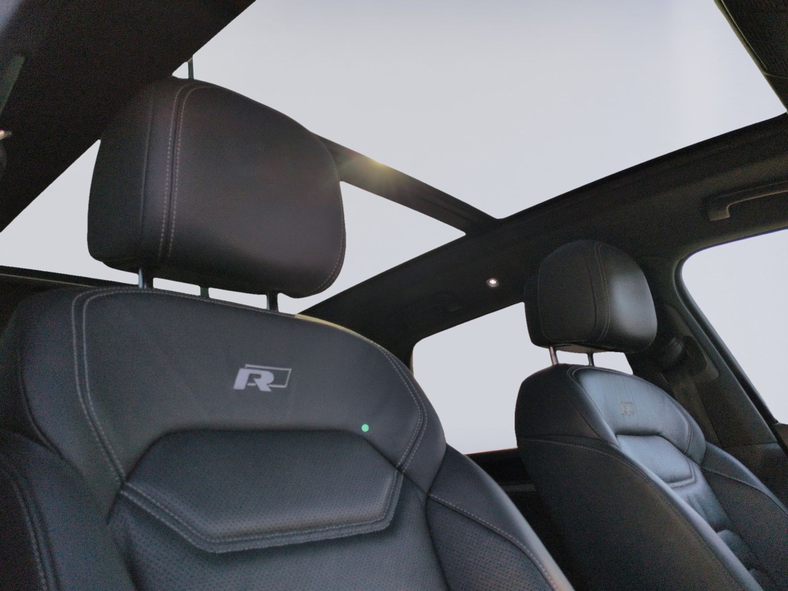 Touareg 3.0 TDI 4M tiptronic R Line STHZ+LUFT+