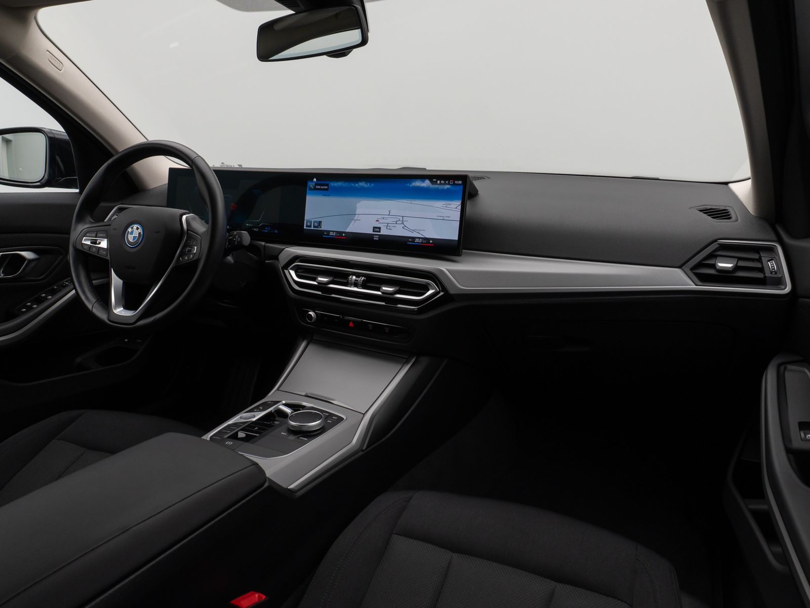 Fahrzeugabbildung BMW 330e DAB CockPit+ PDC LED Geschwindigkeitsreg