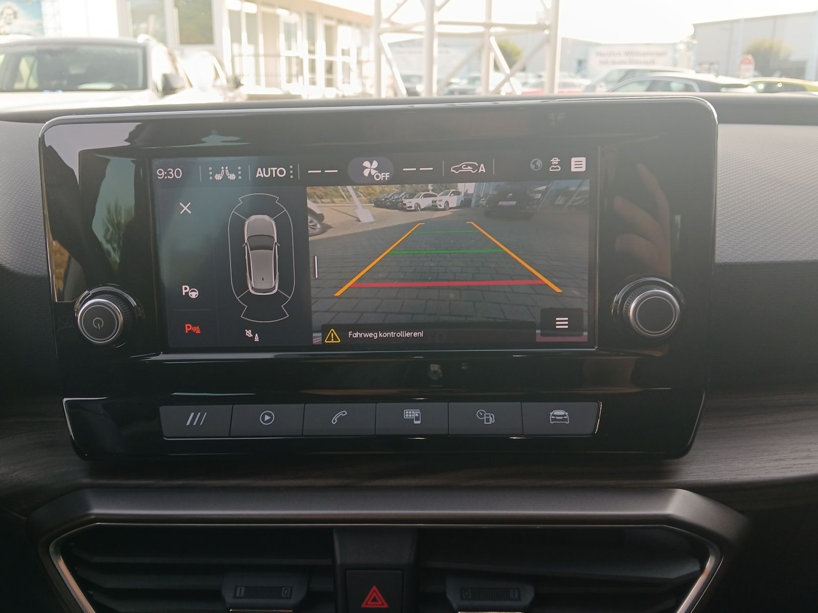 Fahrzeugabbildung SEAT Leon eTSI Xcellence DSG LED GRA RFK SH 18"