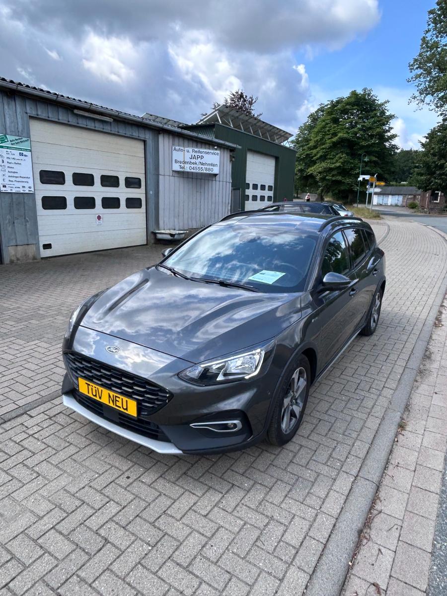 Ford Focus  2.HAND - LED - ACC - KAMERA - AHK - SHZ