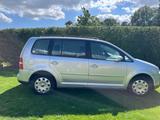 Volkswagen Touran 1.6 FSI Basis Basis - Volkswagen Touran aus 2003