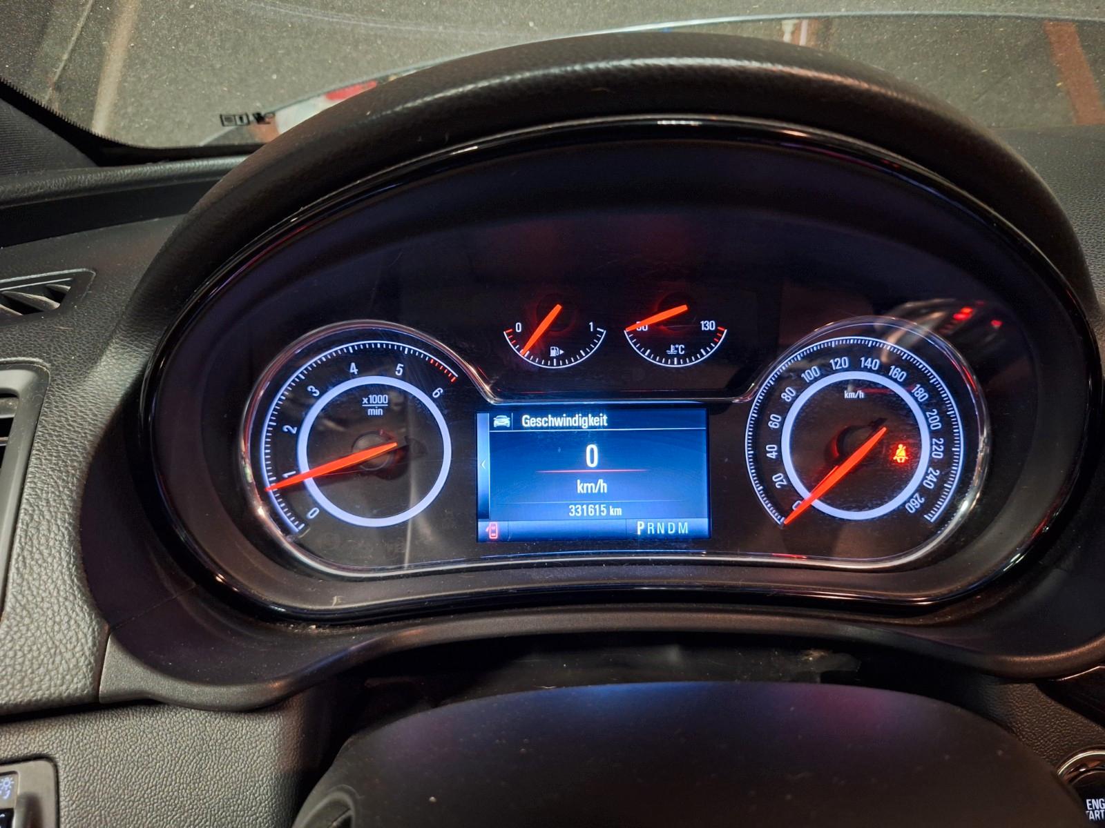 Opel Insignia 2013 — interior