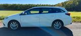 Toyota Auris  Günstigster Preis geringste Laufleistung - Toyota Auris Touring Sports von privat