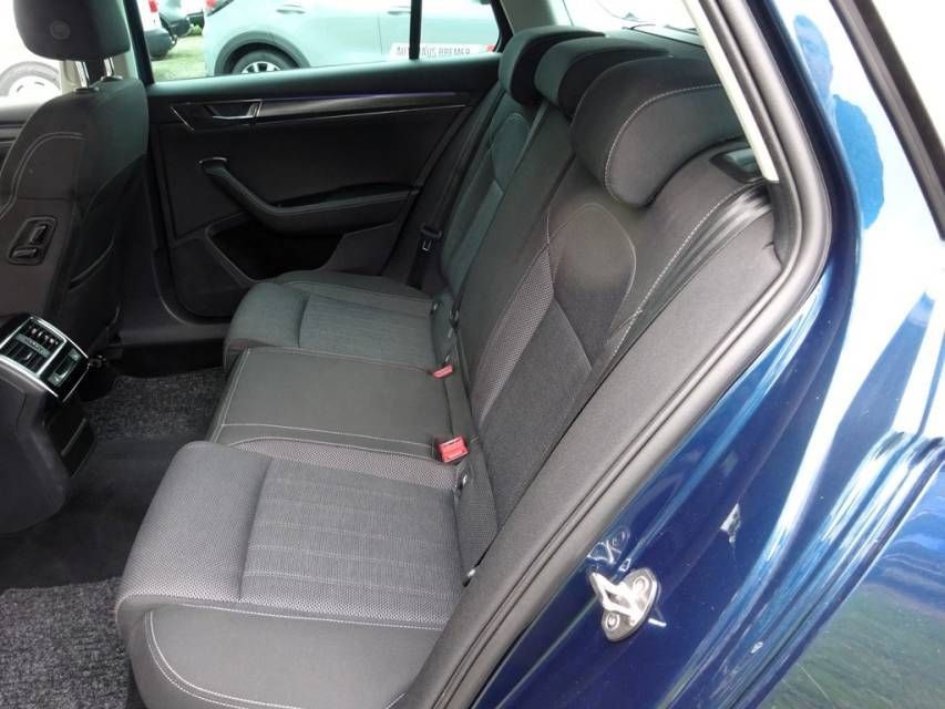 Fahrzeugabbildung SKODA Superb  Combi 2,0 TSI Style 4*4 DSG Navi
