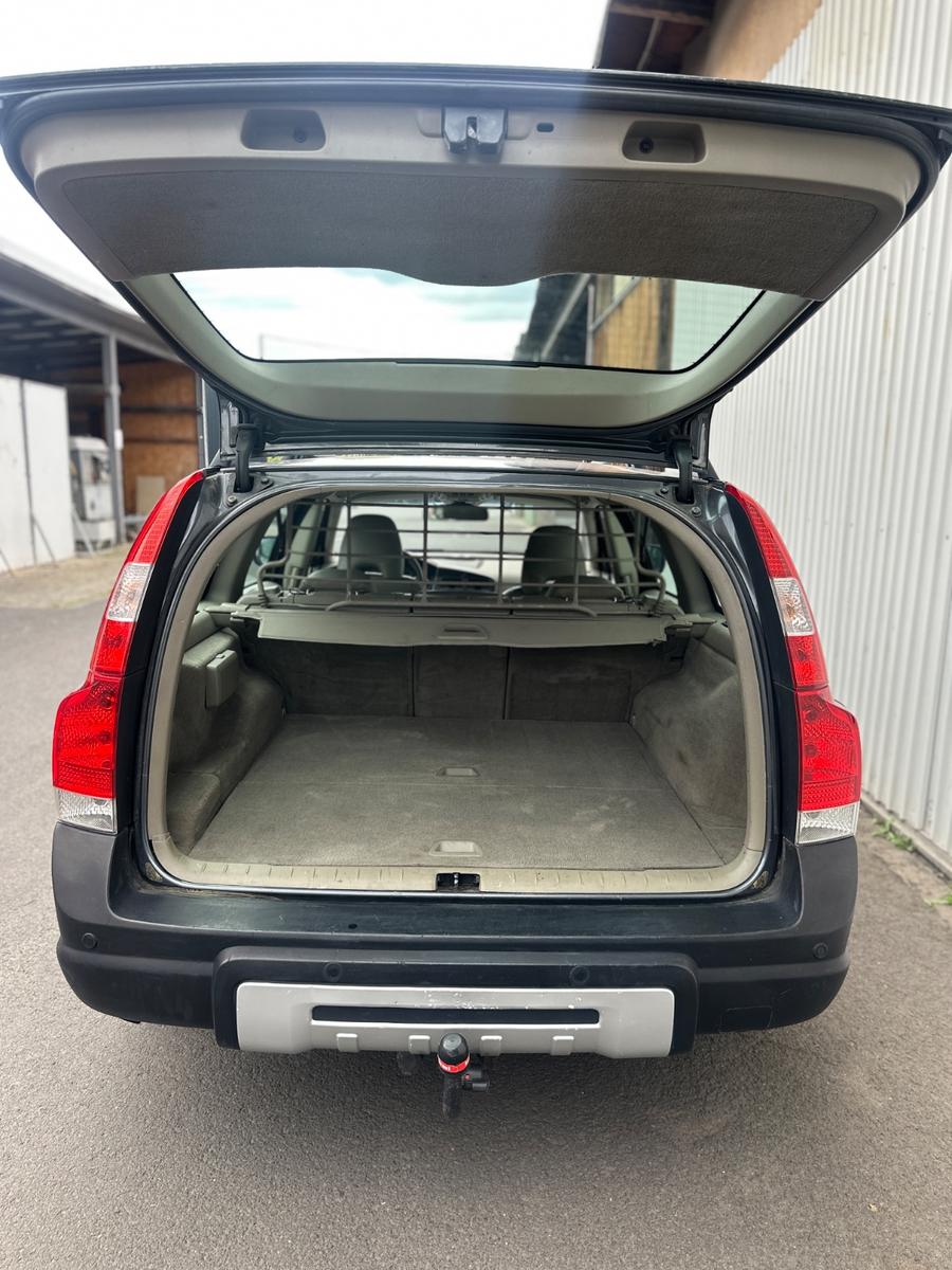 VOLVO XC70 D5 AWD 185 ch BVA 4X4 - ATTELAGE - CUIR - 260900 km