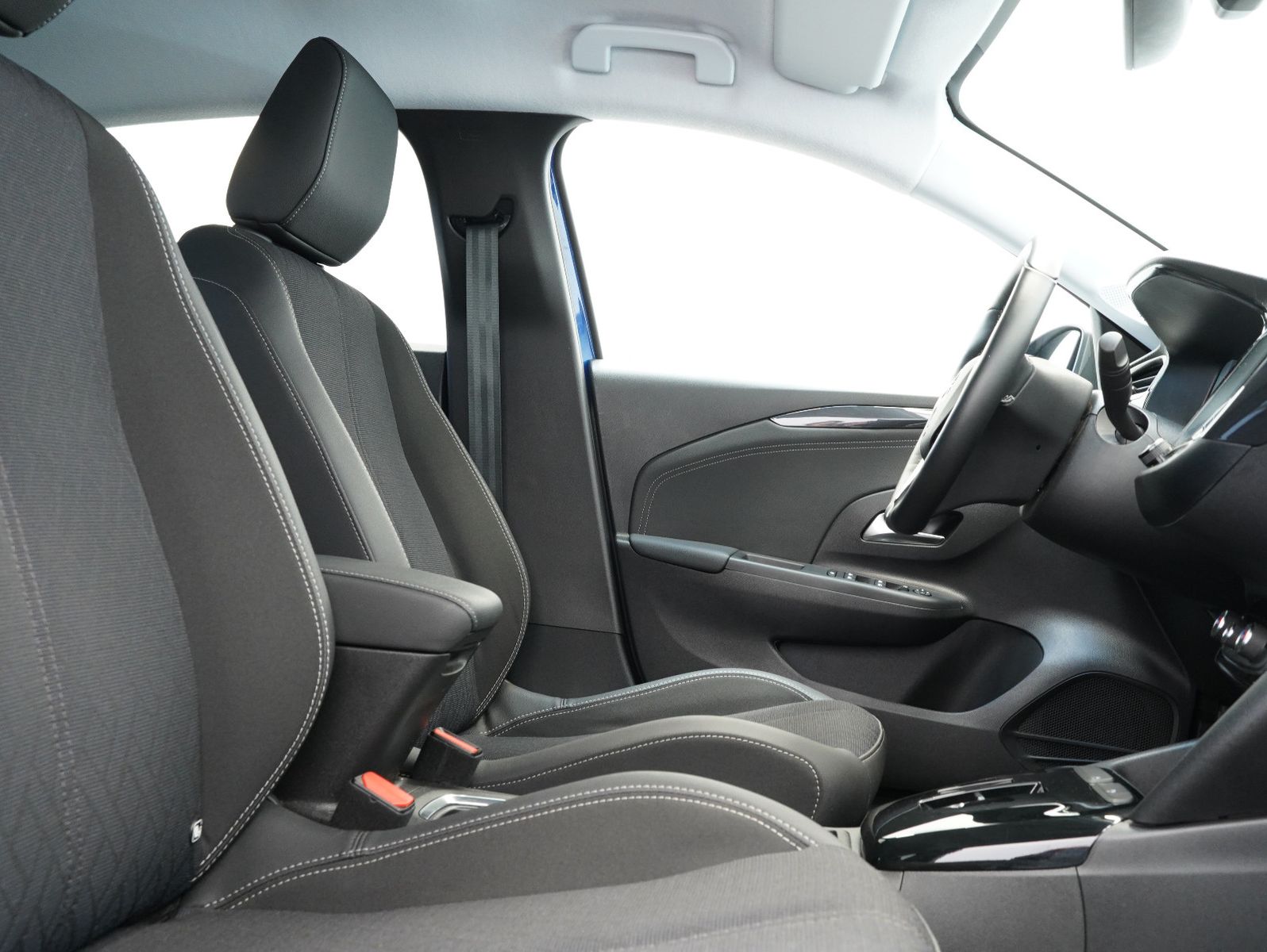 Fahrzeugabbildung Opel Corsa F e Elegance LED/CARPLAY/DAB/11KW