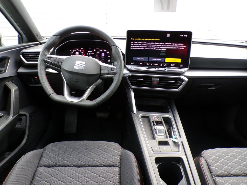 Fahrzeugabbildung SEAT Leon Sportstourer 1.5 eTSI DSG FR Black Edition