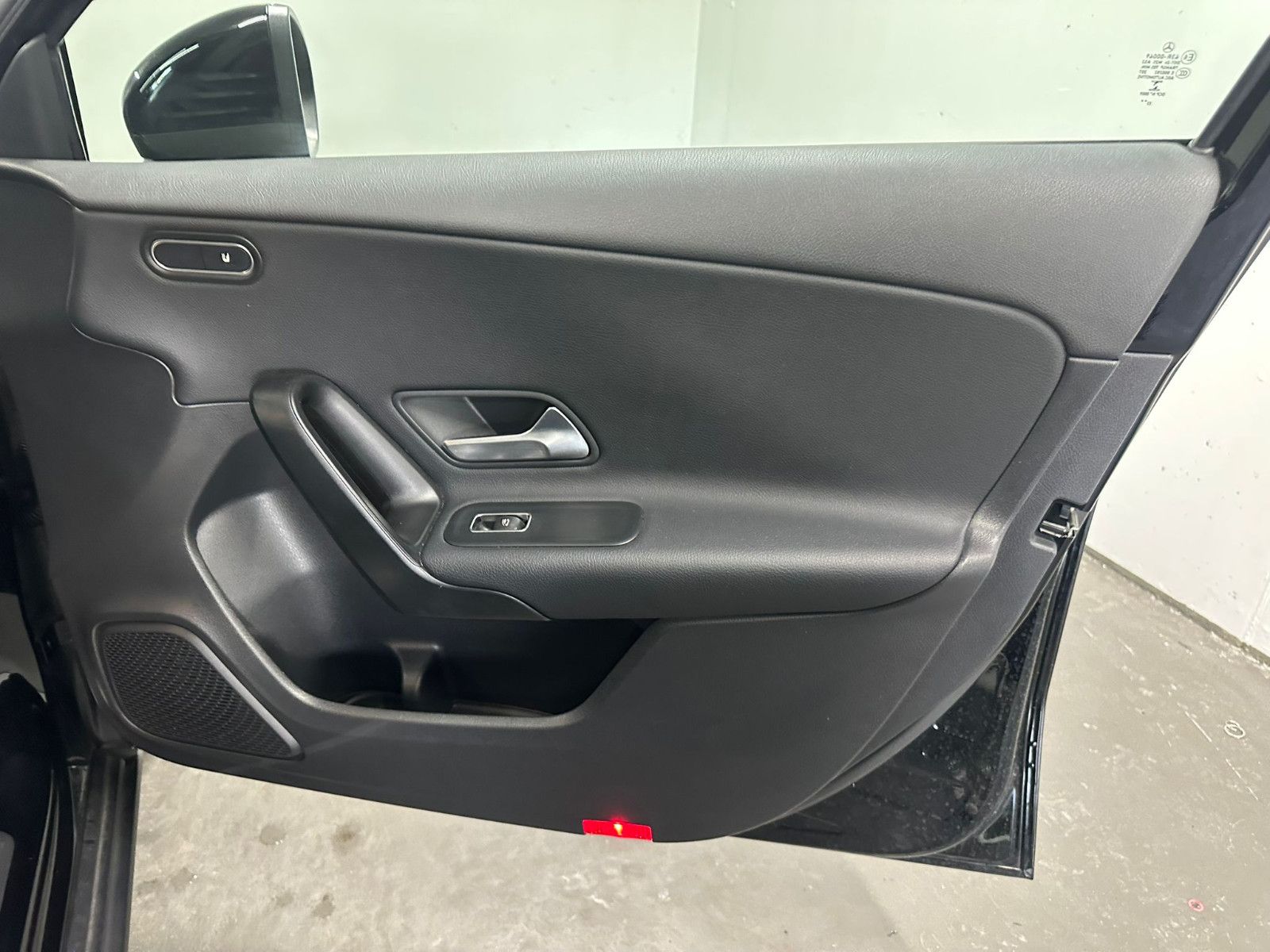 Fahrzeugabbildung Mercedes-Benz A 200 d Limousine *KAMERA*NAVI*CARPLAY*AHK*