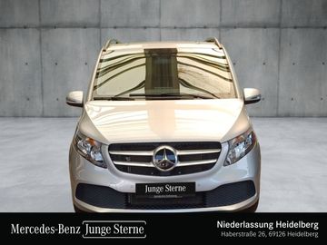 Mercedes V 220 - 3