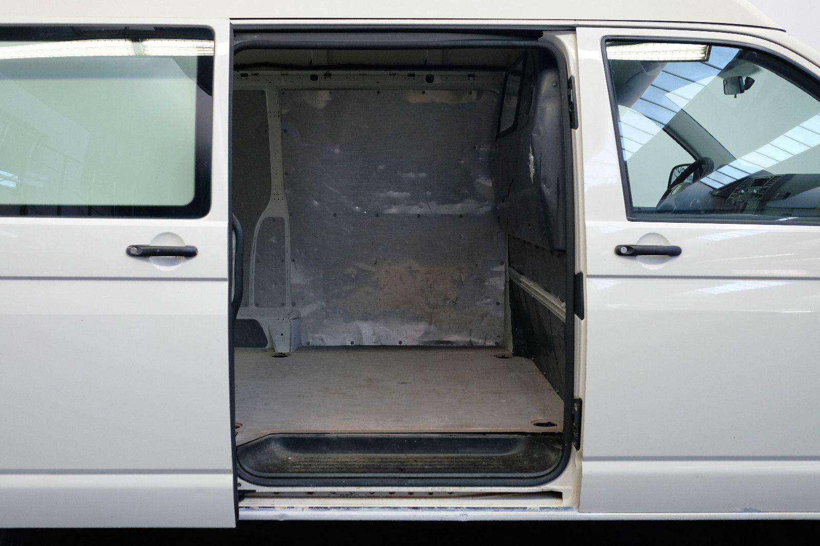 Fahrzeugabbildung Volkswagen T5 Transporter Kasten-Hochdach