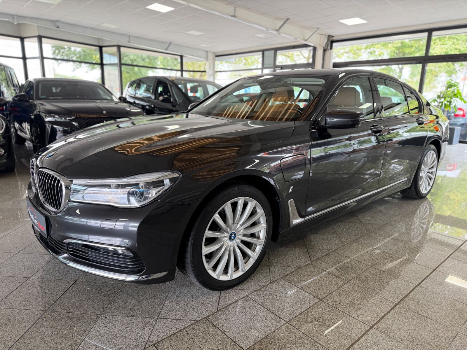 BMW BMW 740e SoftClose/Memory/SDach/HUD/360/Massage