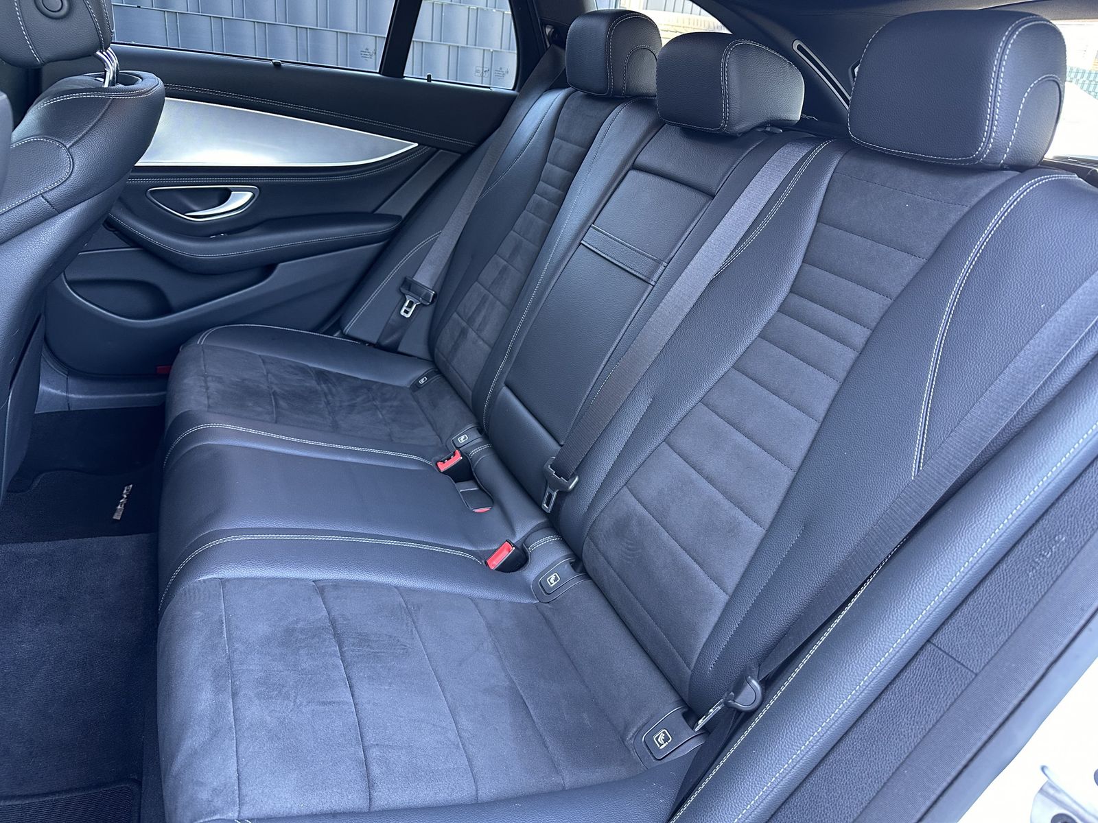 Fahrzeugabbildung Mercedes-Benz E 300de T AMG-Line NAV+LED+AHK+KAMERA+WIDESCREEN