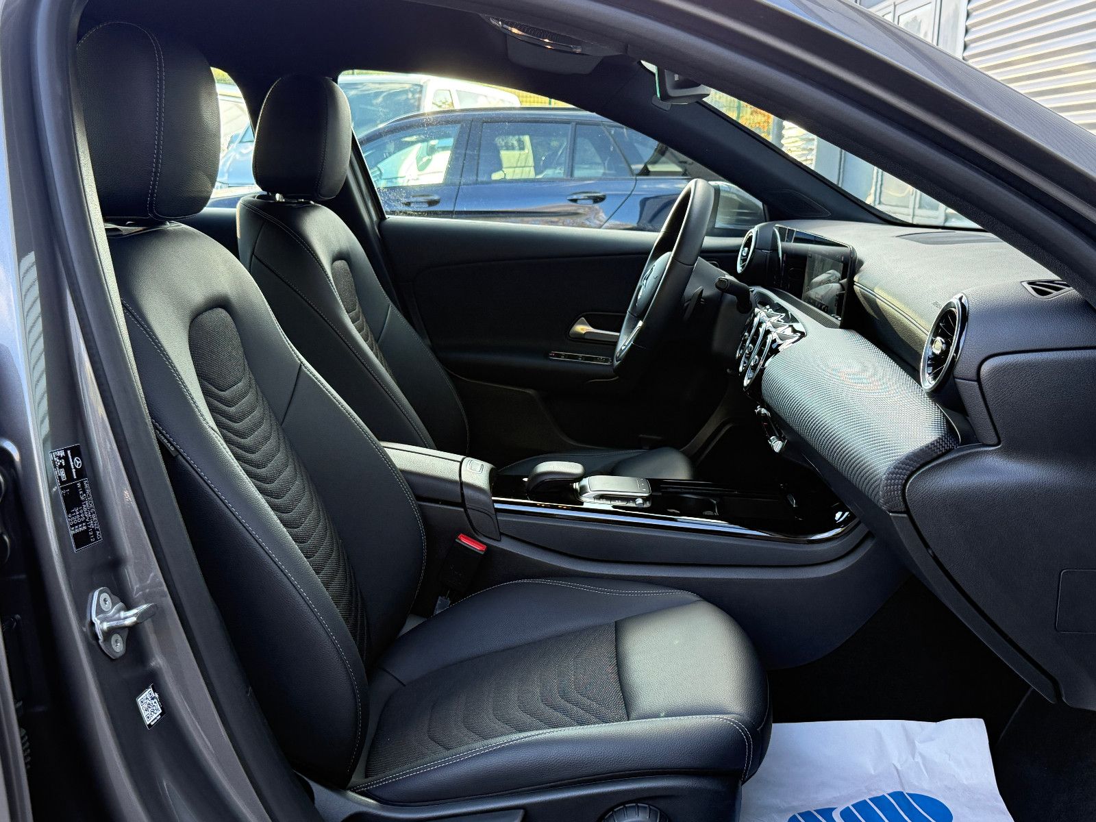 Fahrzeugabbildung Mercedes-Benz A 180d Advanced Aut LED SHZ Navi Kamera T-Leder