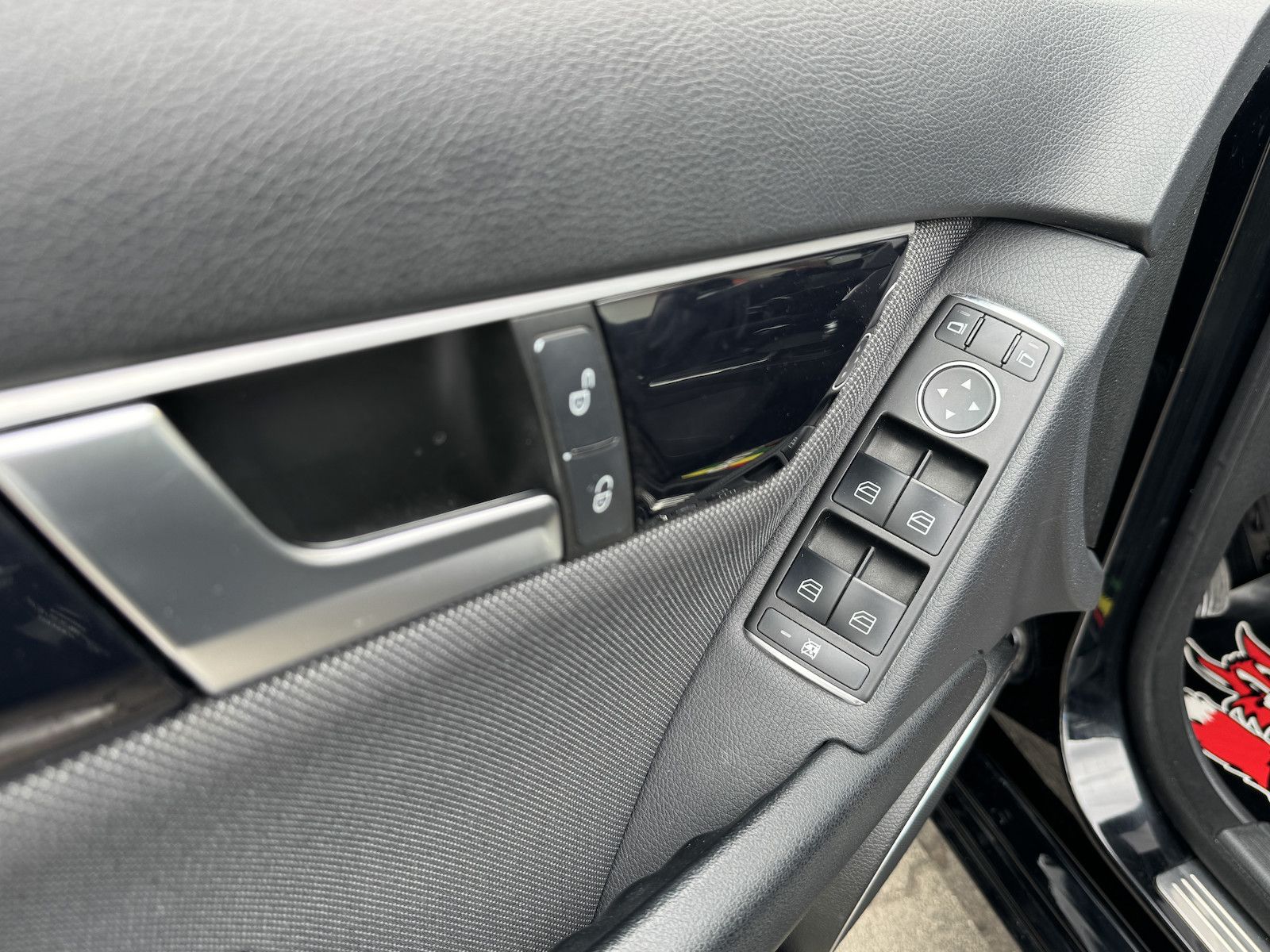 Fahrzeugabbildung Mercedes-Benz C 220 CDI T Autom. /Xenon/Navi/Tempo/AHK/
