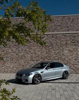 BMW M5 F10 / FROZEN SILVER/  Akrapovic / TOP Z... - gebrauchte BMW M5 aus dem Jahr 2016