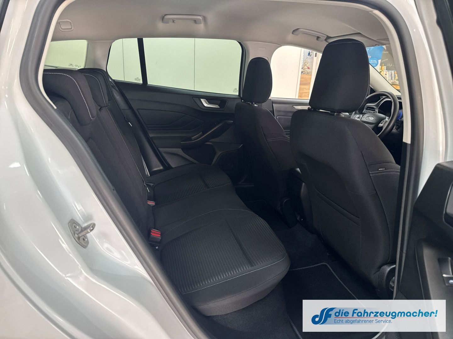 Fahrzeugabbildung Ford Focus Turnier Titanium X Navi Digitales Cockpit