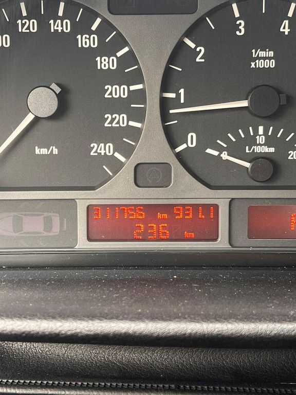 BMW 320 3-serie 320i Executive