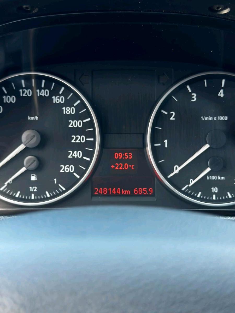 BMW 325 2005 — photo 8