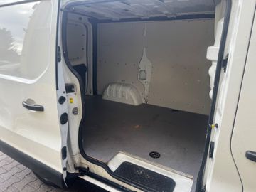 Opel Vivaro - 8
