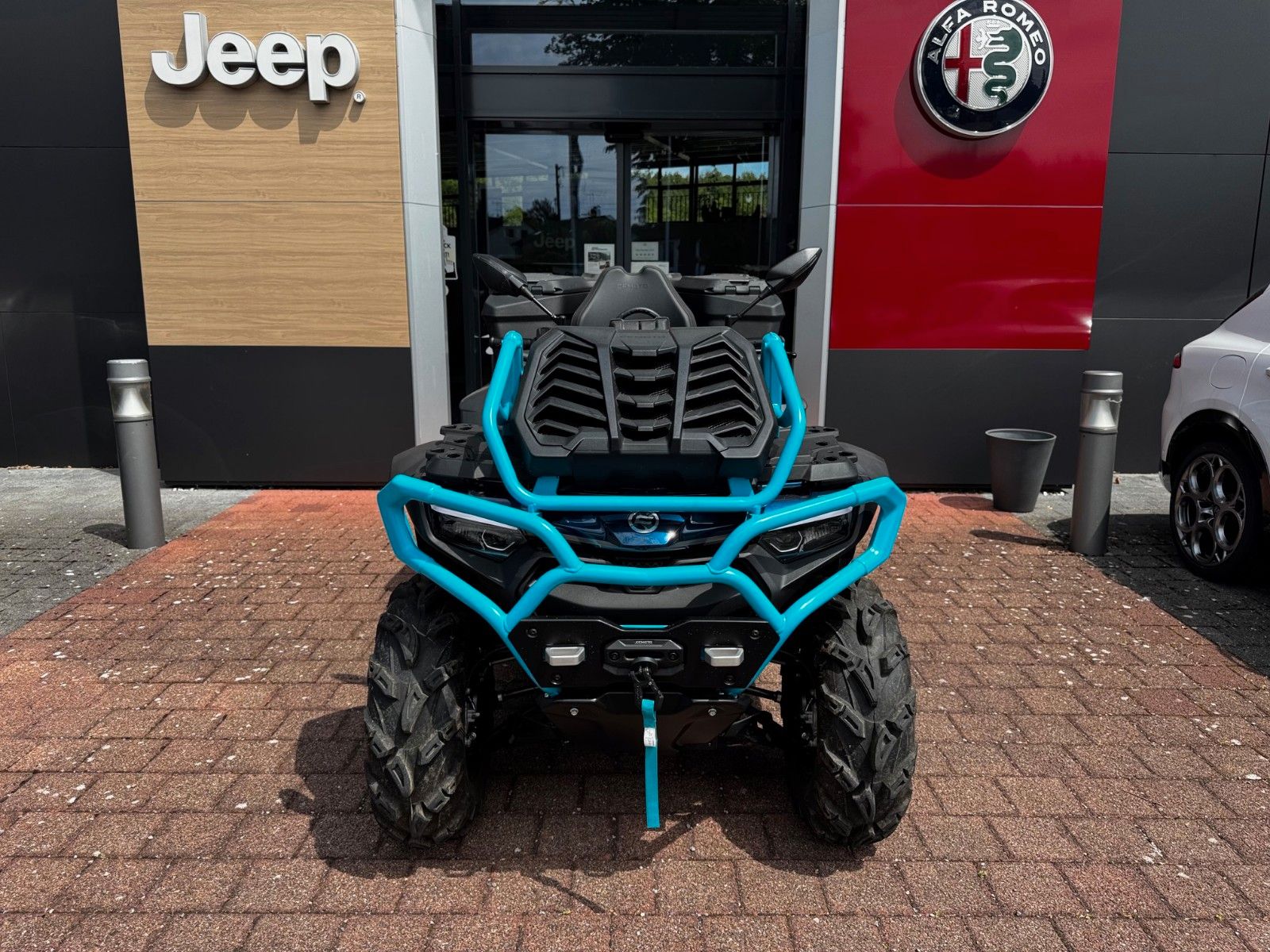 Fahrzeugabbildung CFMOTO CFORCE 1000 TOURING PRO MUD Version - T3b ABS