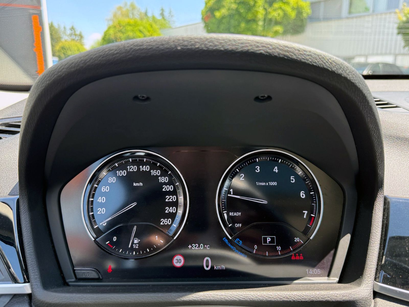 Fahrzeugabbildung BMW X1 xDrive 20i Sport-Line Temp. HUD PANO KAM PDC