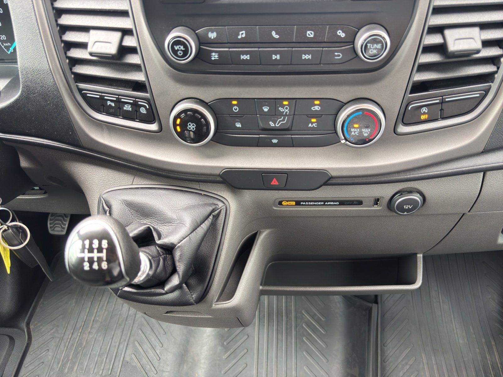 Fahrzeugabbildung Ford Transit FT 350 (TTS) 2.0 TDCi 350 L4 TEMPO/KLIMA