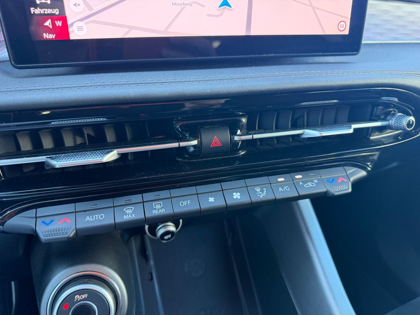 Fahrzeugabbildung Alfa Romeo Tonale Edizione Speciale/DNA/ACC/APPLE-CAR