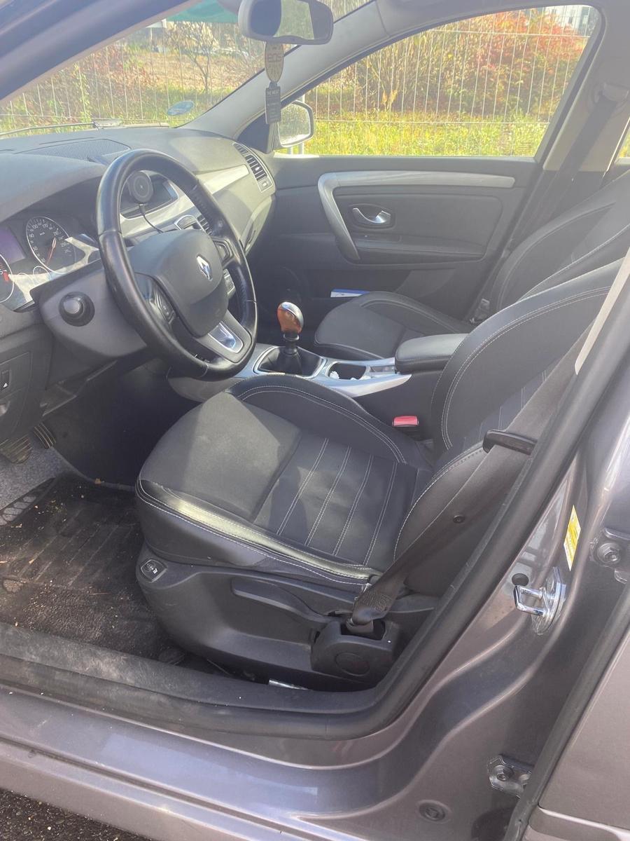 Renault Laguna 2012 — photo 7