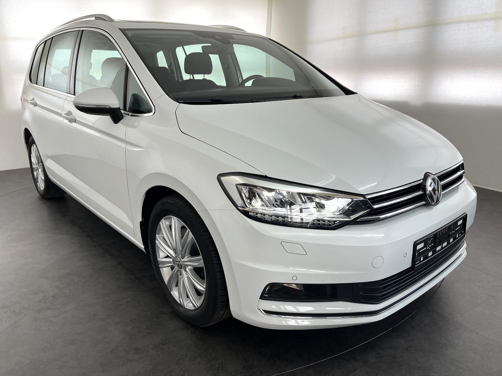Volkswagen Touran 2.0 TDI SCR Highline 7 Sitze, Pano., AHK