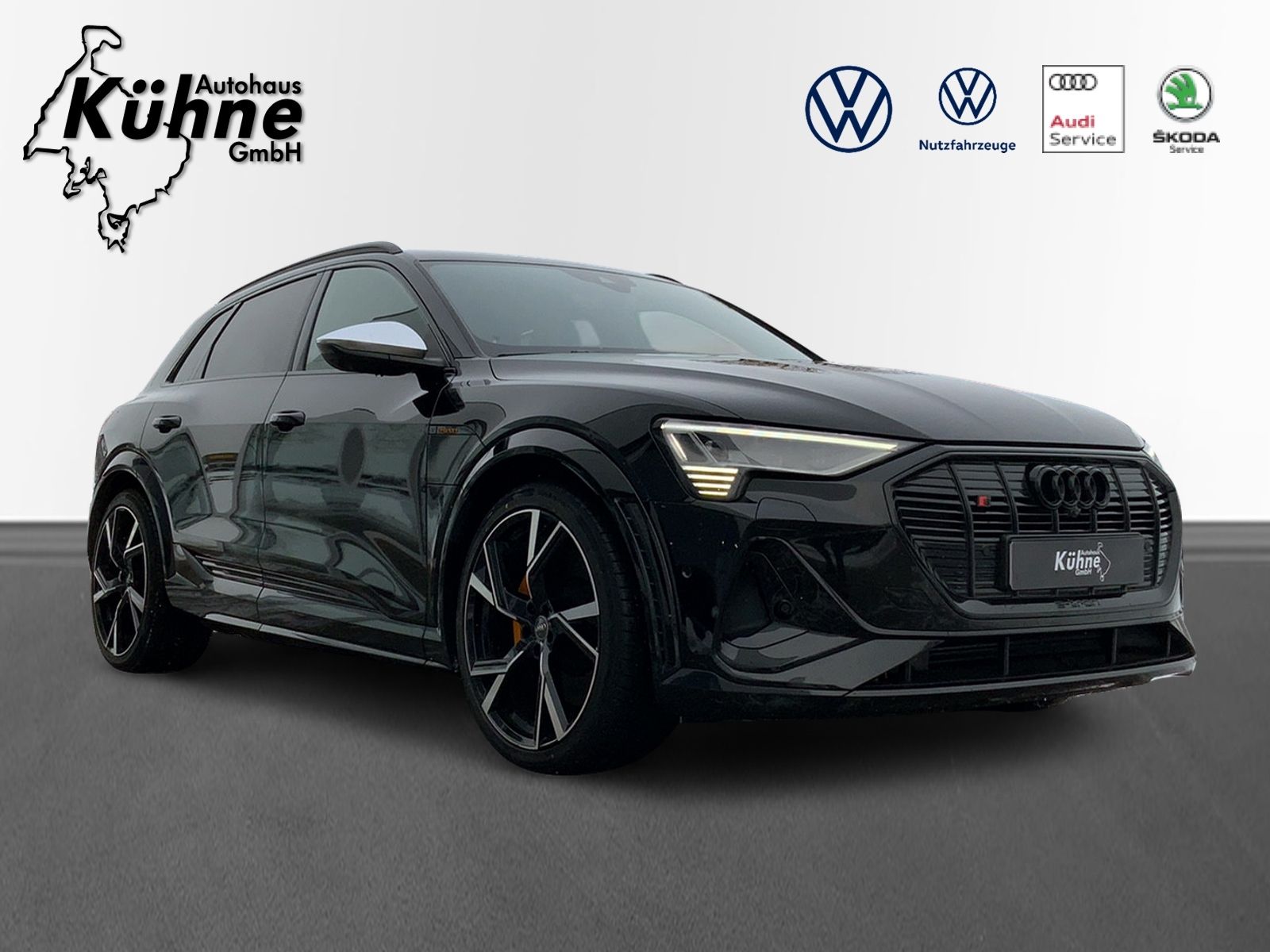 e-tron S quattro AHK,RFK,SHZ,PANO.