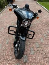 Harley-Davidson Sport Glide (FLSB) in Vivid Black - HARLEY-DAVIDSON BLACK