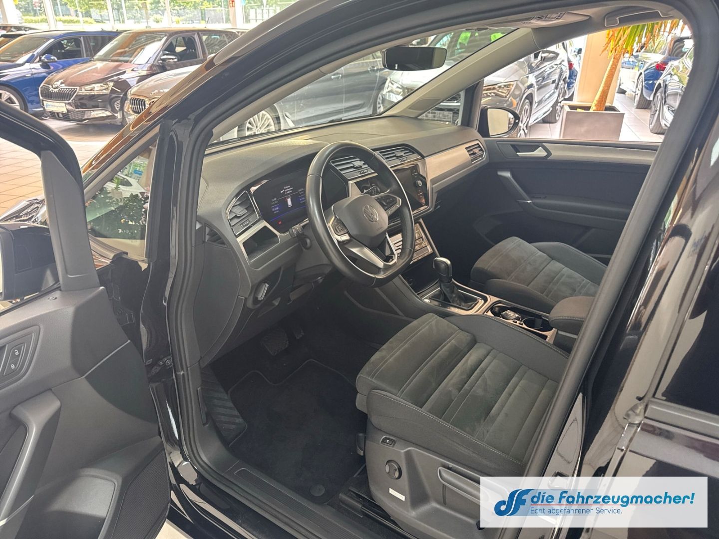Fahrzeugabbildung Volkswagen Touran Comfortline 2.0 TDI *7 Sitzer*Digi Cockpi