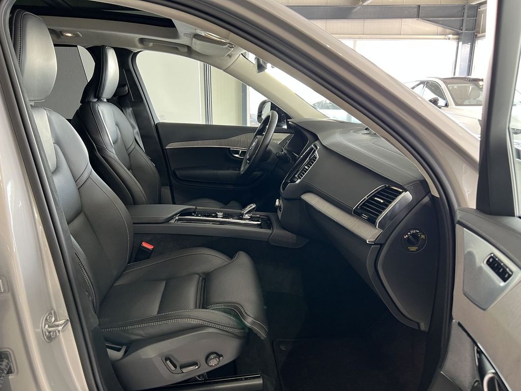 Volvo XC90 T8 Ultra Dark Recharge AWD FourC AHK 22Zoll