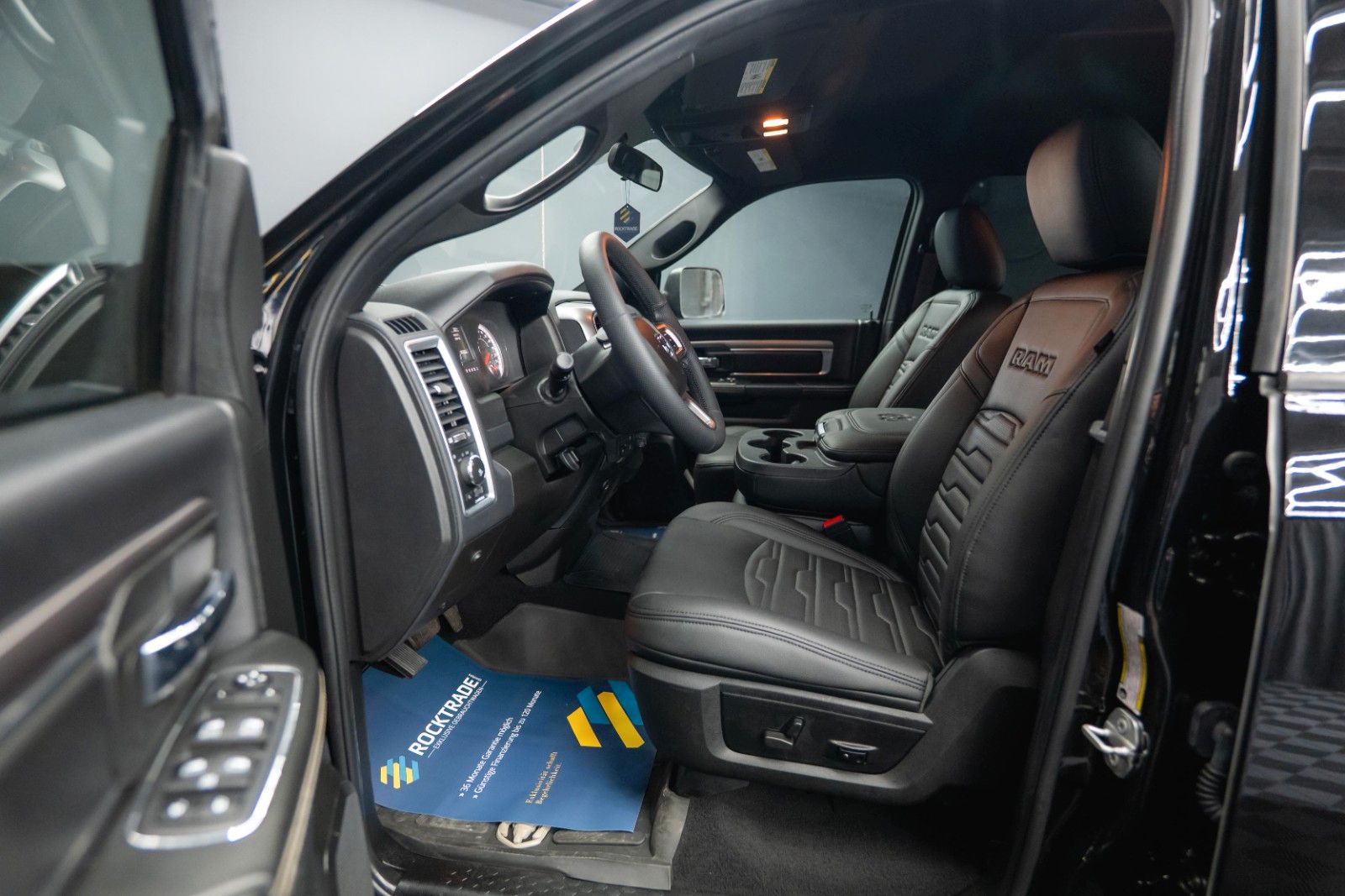 Fahrzeugabbildung Dodge RAM 5.7 V8 HEMI 4x4 OFFROAD Night-Paket LONG 19%