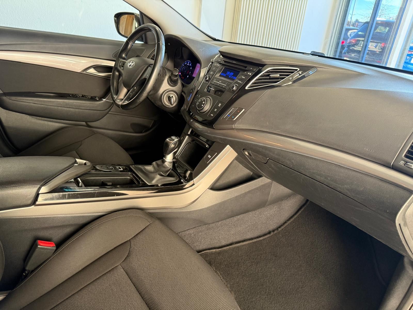 Fahrzeugabbildung Hyundai i40 cw blue Classic /AHK/8.FACH BEREIFT