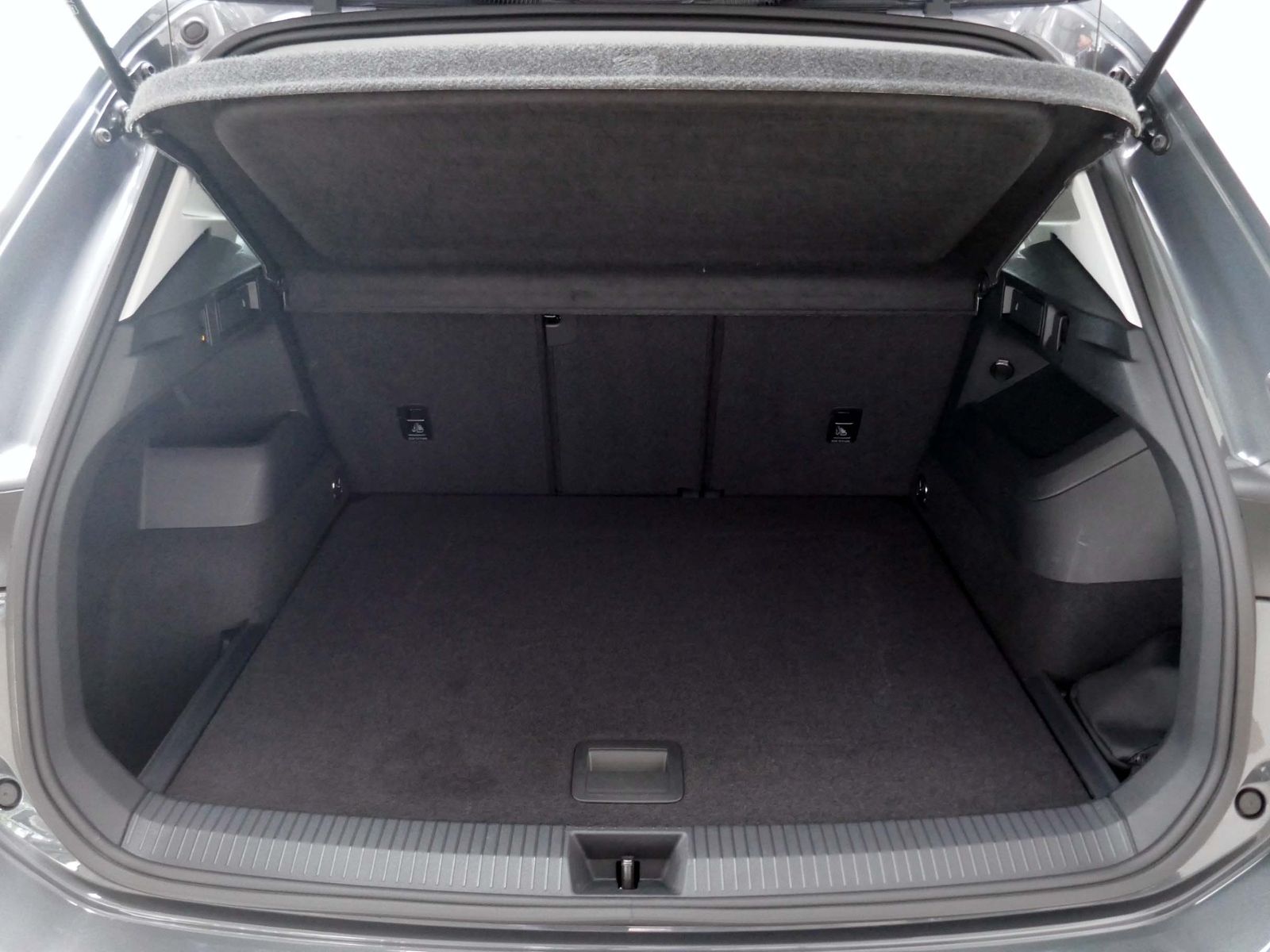 Fahrzeugabbildung Volkswagen Tiguan Life 2.0 TDI DSG | LED AHK RFK ACC