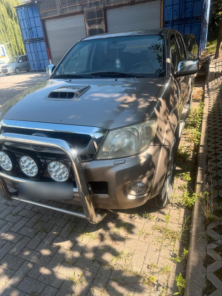 Toyota Hilux 2011 — photo 6