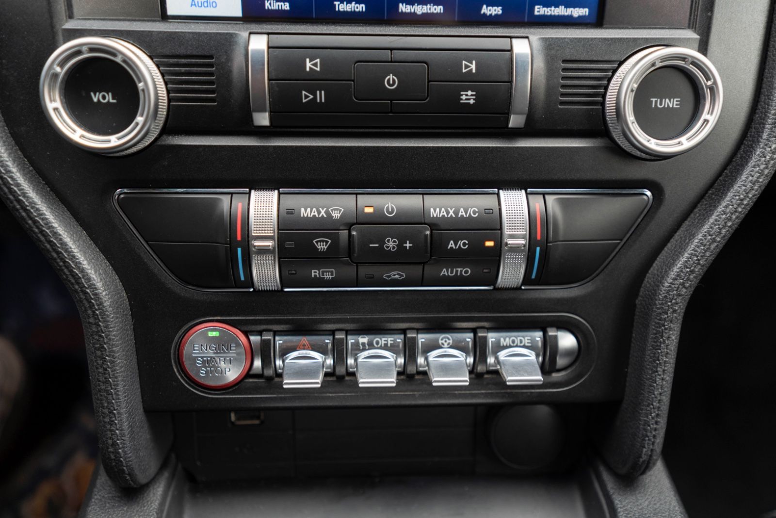 Fahrzeugabbildung Ford Mustang GT 5.0L RECARO TOTW LED KAM NAV