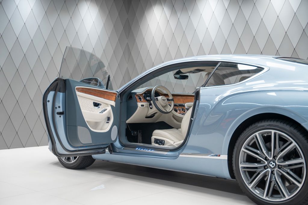 Continental GT V8 MULLINER BLUE/BEIGE - Bild 10