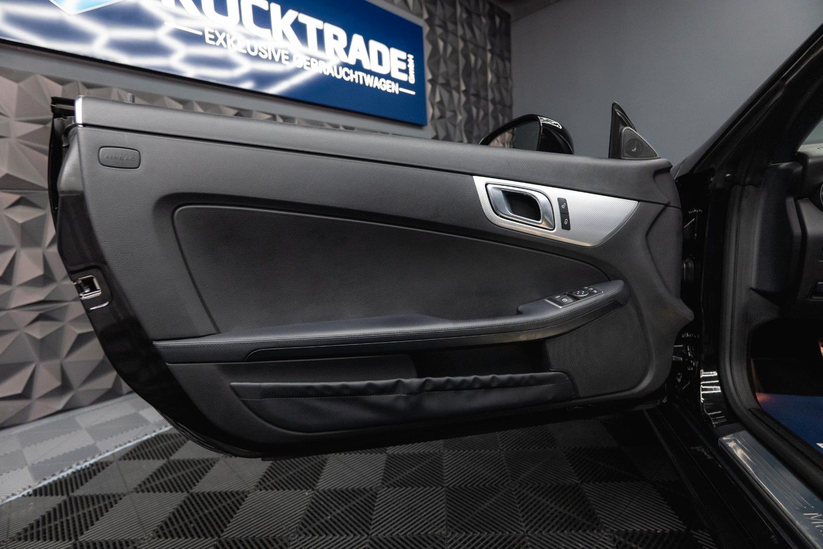 Fahrzeugabbildung Mercedes-Benz SLC 200 Roadster Sport *Sportabgas*Pano*Navi*