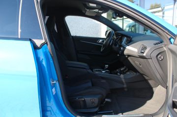 Fahrzeugabbildung BMW 220 d xDrive Gran Coupe M Sport HeadUp+ACC+19"