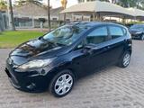 Ford Fiesta 1.4 TDCi 5p. Ghia neopatentati - Ford Fiesta Ghia mit Diesel-Antrieb