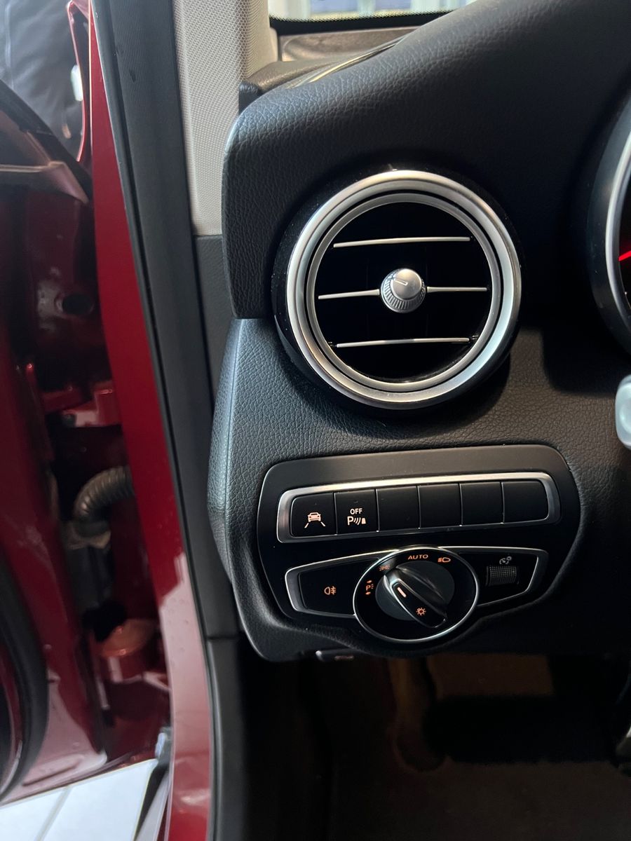 Fahrzeugabbildung Mercedes-Benz GLC 250 d 4Matic AMG LINE *DESIGNO-LACK*
