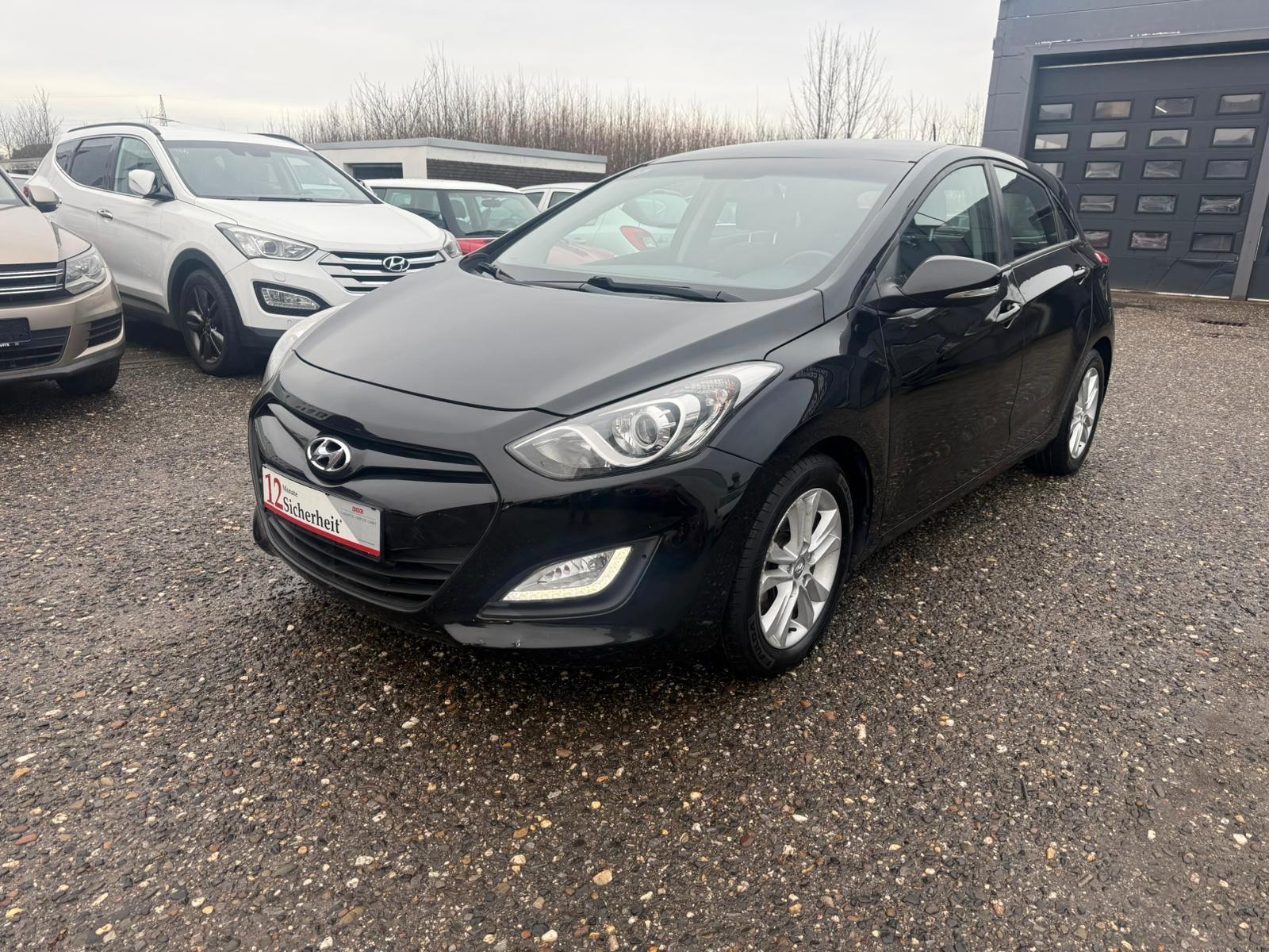 Hyundai i30 FIFA 1.6 BENZ/Kamera/PDC/NAVI